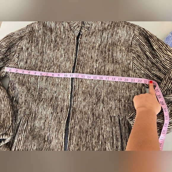Vintage Latin's Frand Brown and Cream Wool Coat Size M. - Picture 4 of 6